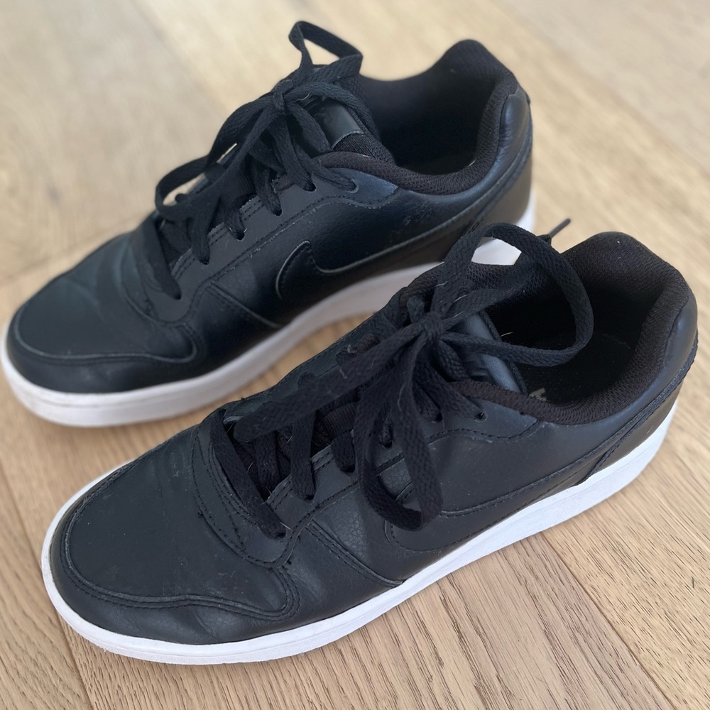 Nike Womens Ebernon Low